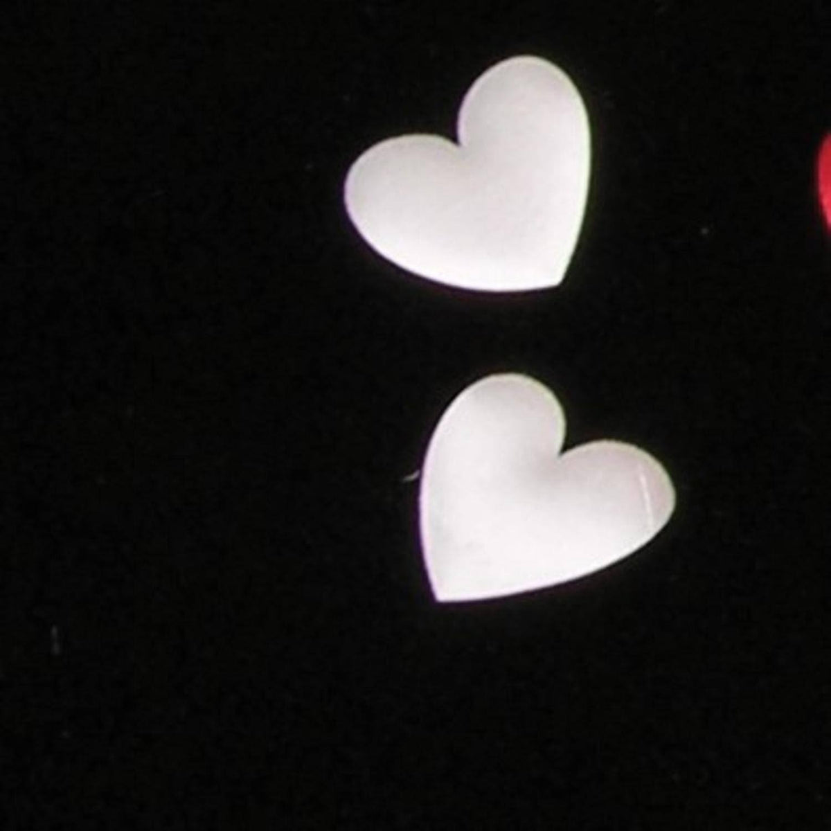 200 White Satin Hearts L4980