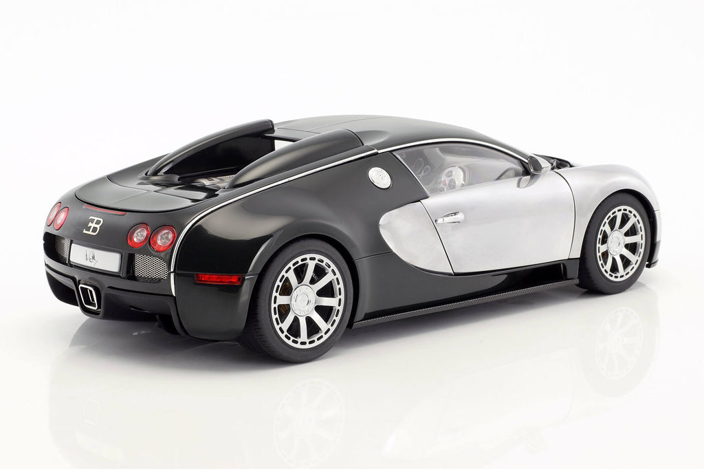 1/18 Bugatti Veyron Racing Green W24932