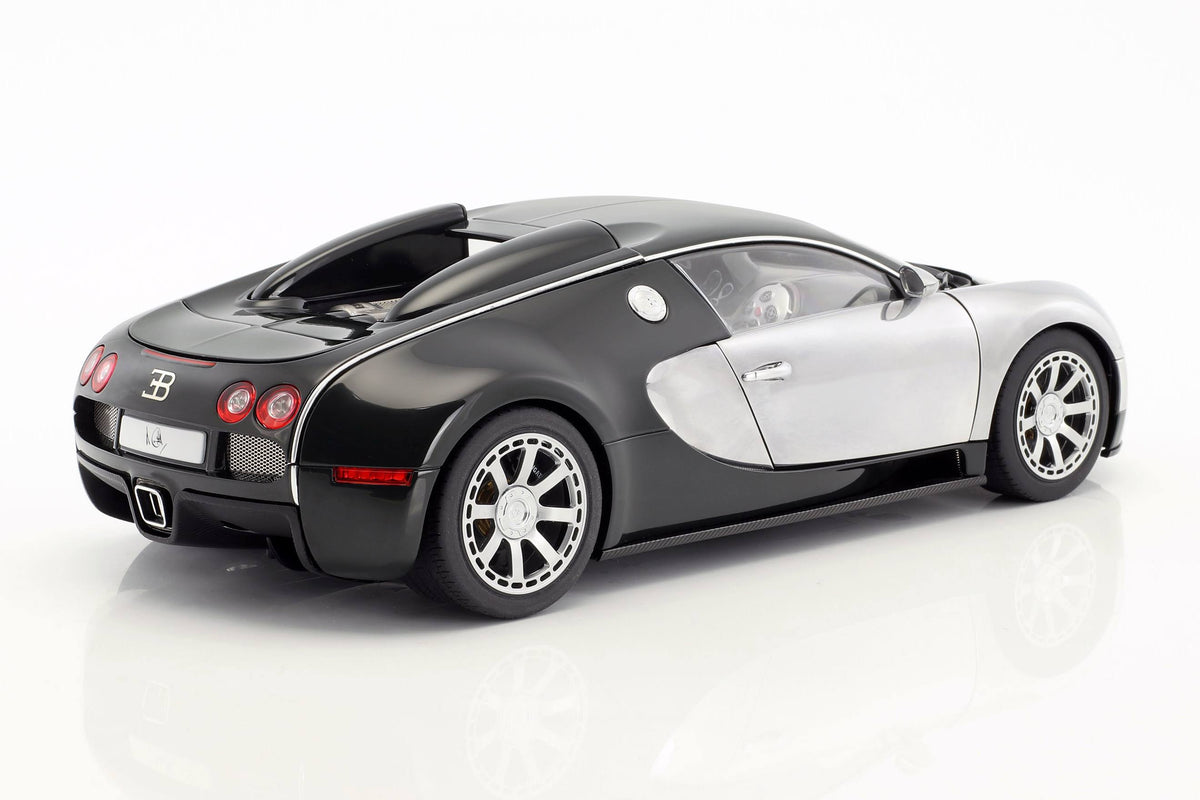 1/18 Bugatti Veyron Racing Green W24932