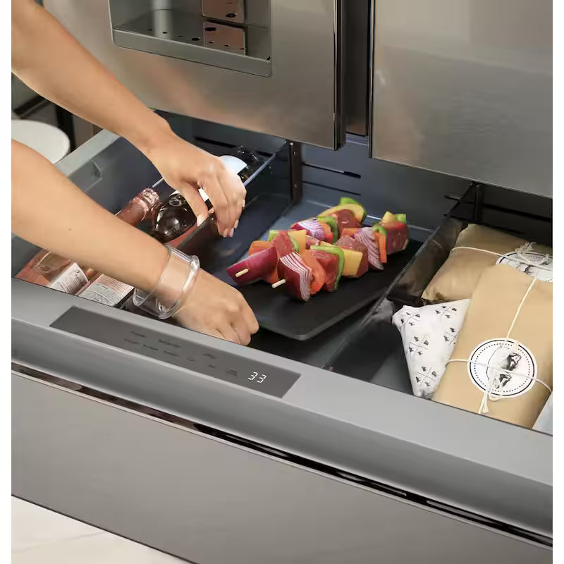 4 Door French Door Refrigerator with Convertible Middle Drawer Q536592